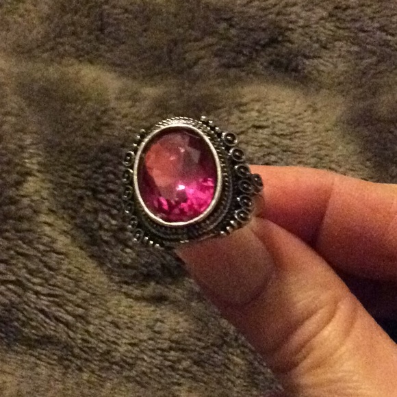 Ring - Picture 3 of 8